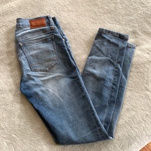 Stretchy super skinny jeans